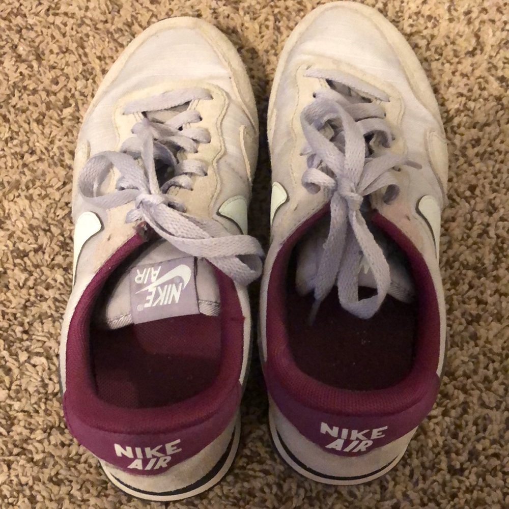 Nike Air tennis shoes